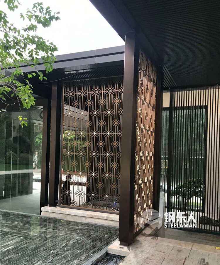 Decorative metal screen room divider