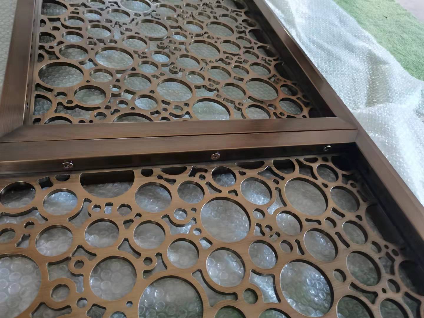 Laser cut stainless steel panels for the jewelry store decoration