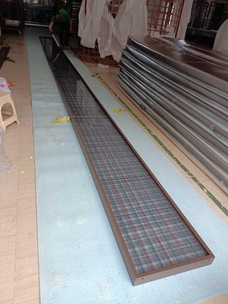 8 meters lenth metal screen for hotel decoration